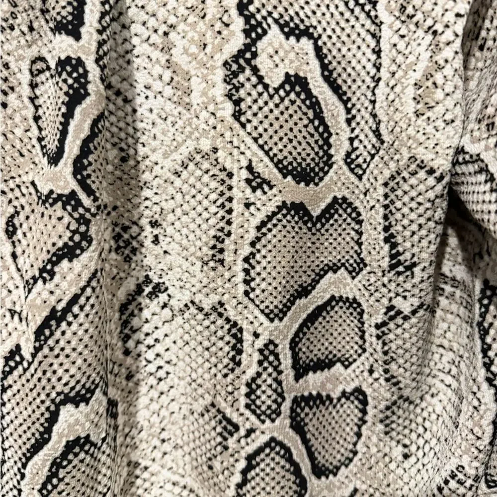 Michael Michael Kors Snakeskin V-Neck Roll-Tab Sleeve Blouse Size Medium